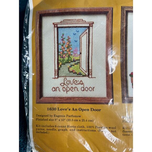 The creative circle 1630 Loves an open door cross stitch kit - Picture 1 of 4
